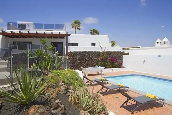 Mirador Mojones Los Mojones Puerto Del Carmen Lanzarote 0*, Tias