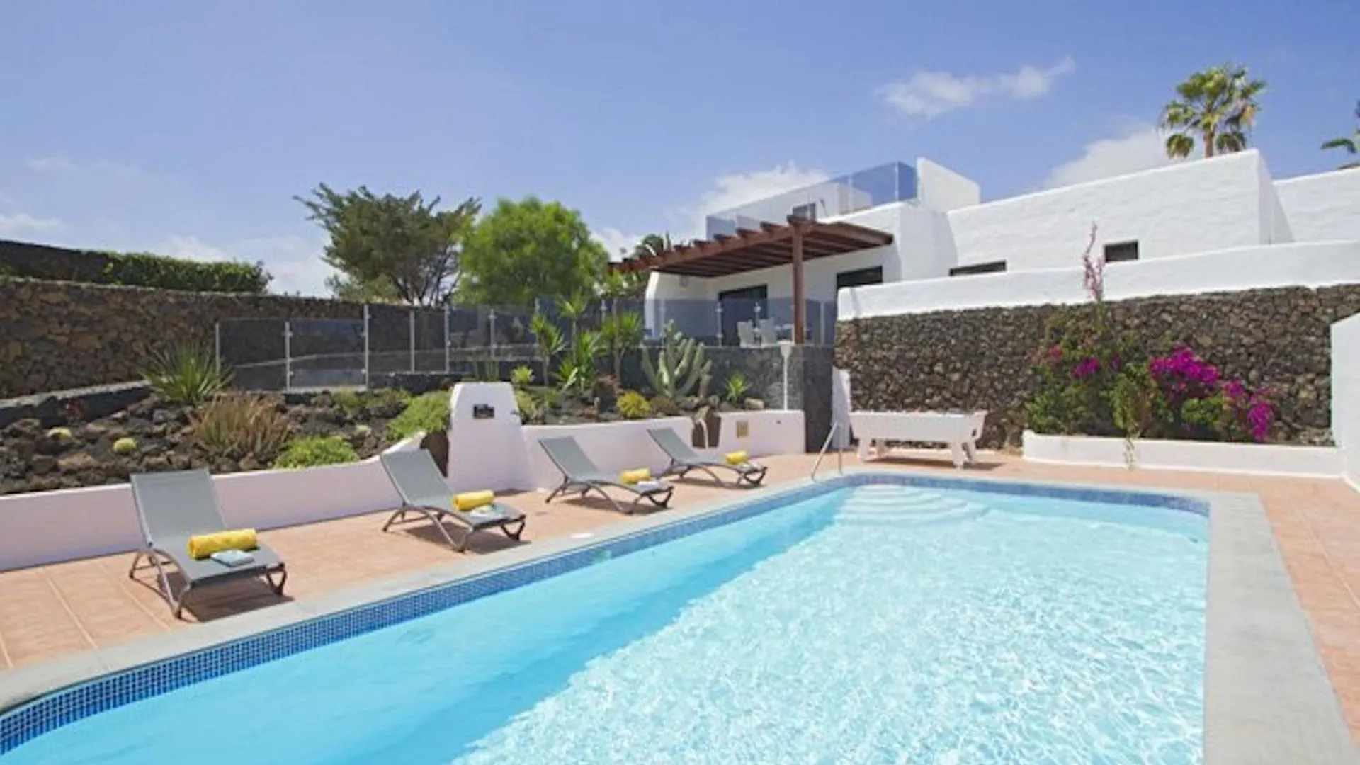 Mirador Mojones Los Mojones Puerto Del Carmen Lanzarote Villa