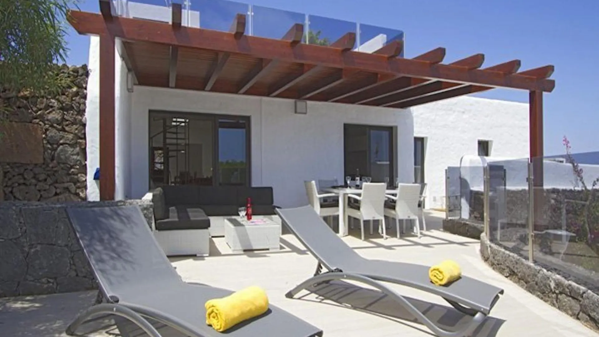 Modern Villa In Los Mojones 4 Bedrooms Large Heated Pool Villa Mojones Puerto Del Carmen Tias